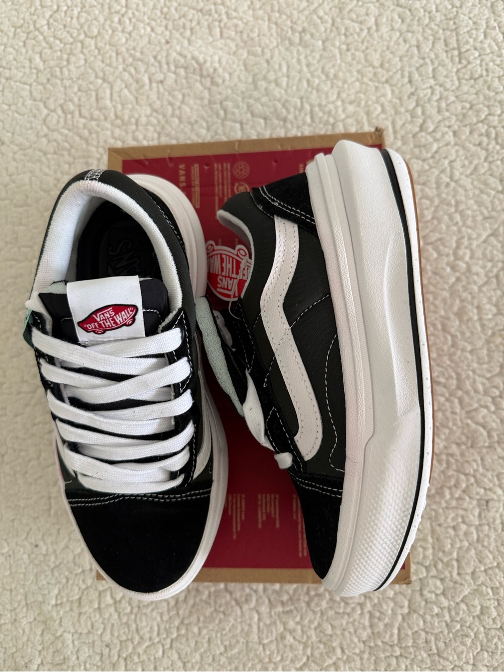 New mens Vans Sz 3.5 Black and White Athletic Shoes Womens Sz 5 Platform